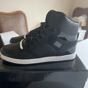 NIB Pastry Glitter Ultimate Hip Hop Adult Women's Sneaker in Black/White Size 11